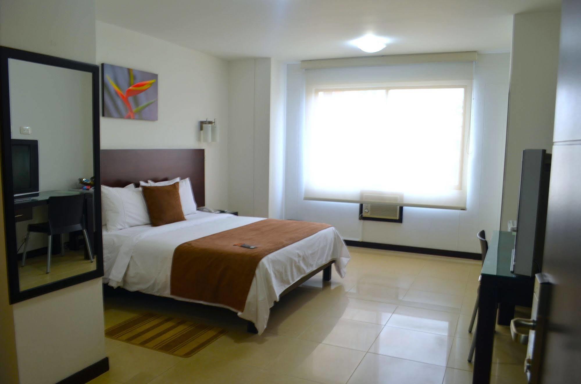 Hotel Pinares Plaza Pereira Exterior foto
